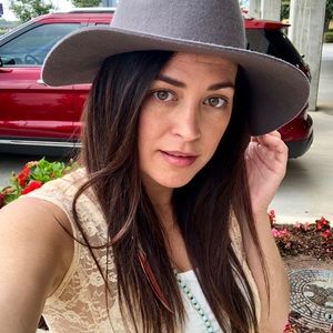 Meet your Posher, Victoria